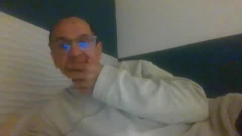 Snapshot of pichoun71 chatting on January 6, 5:06 pm pichoun71 online show from January 6, 5:06 pm