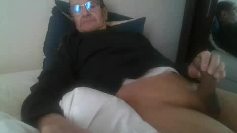 Snapshot of pichoun71 chatting on January 17, 10:55 am pichoun71 online show from January 17, 10:55 am