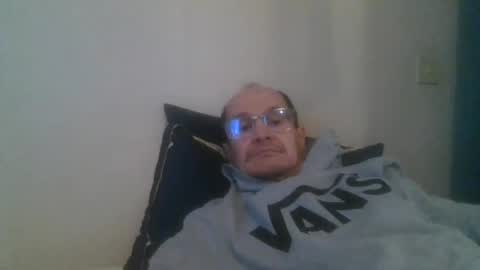 Snapshot of pichoun71 chatting on February 8, 9:24 am pichoun71 online show from February 8, 9:24 am