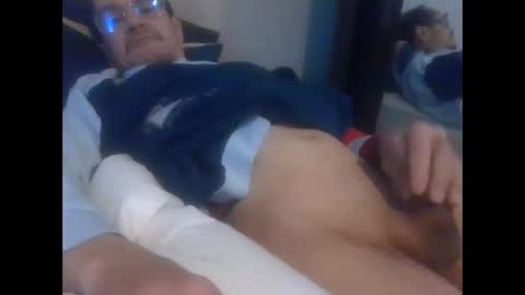 Snapshot of pichoun71 chatting on February 14, 7:38 am pichoun71 online show from February 14, 7:38 am