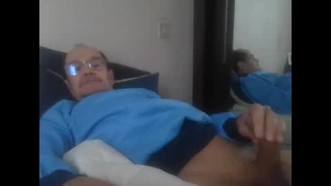 Snapshot of pichoun71 chatting on February 22, 7:56 am pichoun71 online show from February 22, 7:56 am