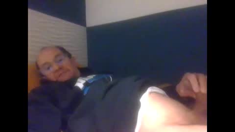 Snapshot of pichoun71 chatting on February 24, 6:36 pm pichoun71 online show from February 24, 6:36 pm