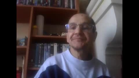 Snapshot of pichoun71 chatting on March 2, 7:21 am pichoun71 online show from March 2, 7:21 am