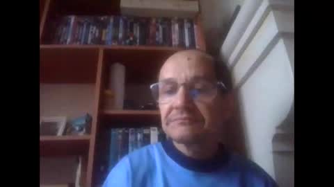 Snapshot of pichoun71 chatting on March 9, 7:01 am pichoun71 online show from March 9, 7:01 am