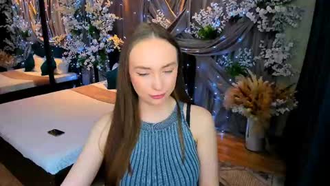 Emelie online show from March 3, 4:14 pm