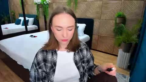 Emelie online show from September 21, 10:17 am