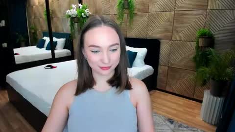 Emelie online show from October 5, 10:13 am