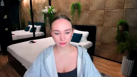 Emelie online show from October 7, 10:12 am