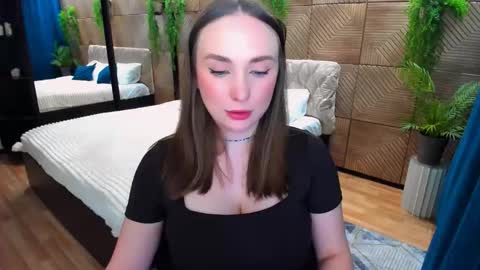 Emelie online show from February 11, 5:40 pm