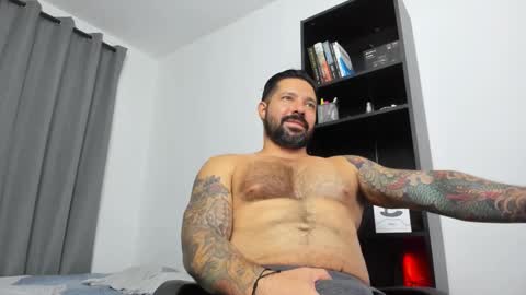 Snapshot of pierrevidal chatting on January 22, 2:15 am Pierre online show from January 22, 2:15 am