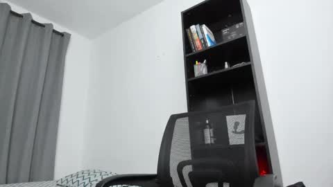 Snapshot of pierrevidal chatting on January 28, 10:56 pm Pierre online show from January 28, 10:56 pm