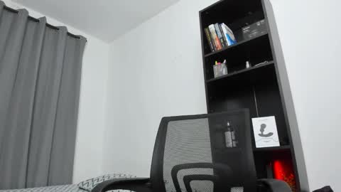 Snapshot of pierrevidal chatting on January 30, 2:49 am Pierre online show from January 30, 2:49 am