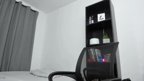 Snapshot of pierrevidal chatting on February 26, 1:08 pm Pierre online show from February 26, 1:08 pm