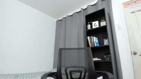 Snapshot of pierrevidal chatting on March 8, 1:25 pm Pierre online show from March 8, 1:25 pm