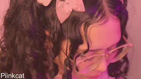 Snapshot of piinkcat chatting on February 9, 7:38 am Emi online show from February 9, 7:38 am