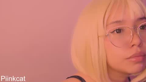 Snapshot of piinkcat chatting on March 5, 8:32 am Emi online show from March 5, 8:32 am