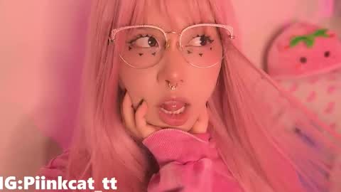 Snapshot of piinkcat chatting on November 29, 5:32 am Emi online show from November 29, 5:32 am