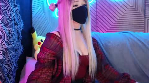 Snapshot of pika_pikaa chatting on April 27, 11:14 pm Sonya online show from April 27, 11:14 pm