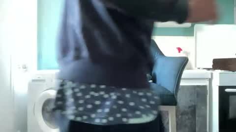 Pikafounes online show from April 13, 7:25 am