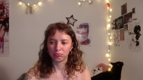 Snapshot of pikawiii chatting on December 7, 3:58 am ill be back on monday 18th of november online show from December 7, 3:58 am