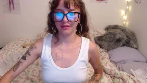 Snapshot of pikawiii chatting on January 12, 5:34 am ill be back on monday 18th of november online show from January 12, 5:34 am