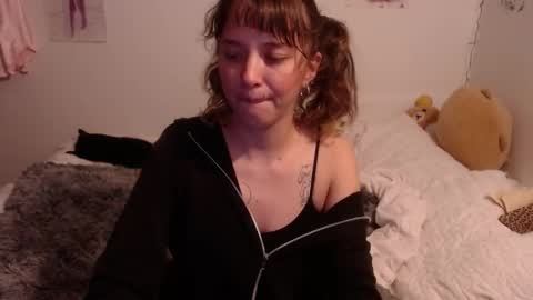 Snapshot of pikawiii chatting on January 21, 11:24 pm ill be back on monday 18th of november online show from January 21, 11:24 pm