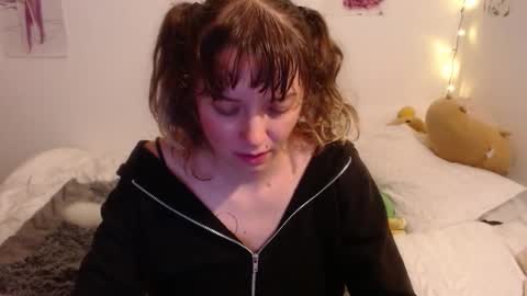 Snapshot of pikawiii chatting on January 23, 1:51 am ill be back on monday 18th of november online show from January 23, 1:51 am