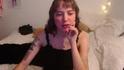 Snapshot of pikawiii chatting on January 31, 3:41 am ill be back on monday 18th of november online show from January 31, 3:41 am