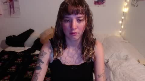 Snapshot of pikawiii chatting on February 4, 3:00 am ill be back on monday 18th of november online show from February 4, 3:00 am