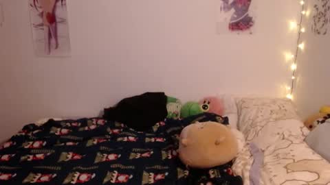 Snapshot of pikawiii chatting on March 9, 2:50 am ill be back on monday 18th of november online show from March 9, 2:50 am