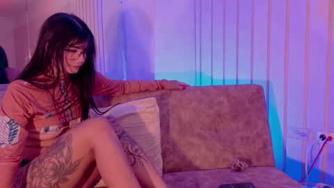 PIKAYLE  online show from February 3, 9:31 pm