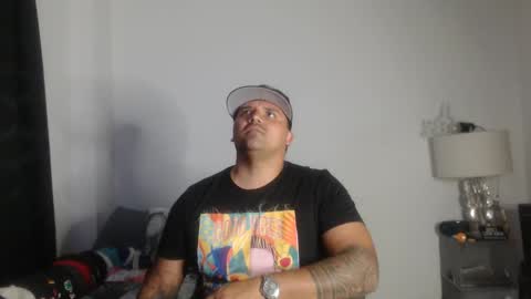 Snapshot of pikoro_gomez chatting on December 21, 1:36 am pikoro_gomez online show from December 21, 1:36 am