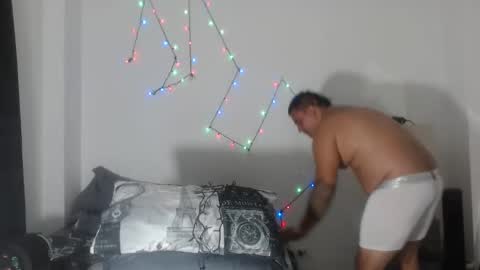 Snapshot of pikoro_gomez chatting on December 22, 2:49 am pikoro_gomez online show from December 22, 2:49 am