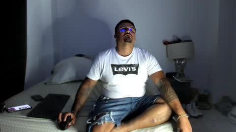 Snapshot of pikoro_gomez chatting on February 14, 3:03 am pikoro_gomez online show from February 14, 3:03 am