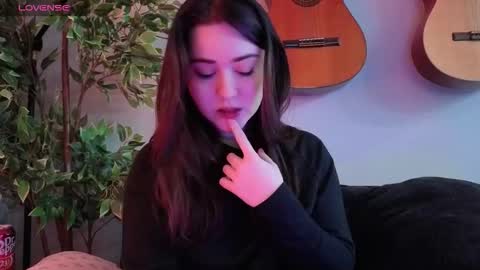 PilloGoddess online show from March 19, 8:18 am