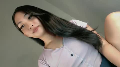 Snapshot of pillow_whispers chatting on June 29, 9:37 pm jane online show from June 29, 9:37 pm