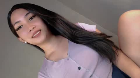 Snapshot of pillow_whispers chatting on July 10, 11:51 pm jane online show from July 10, 11:51 pm