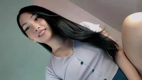 Snapshot of pillow_whispers chatting on July 22, 11:29 pm jane online show from July 22, 11:29 pm