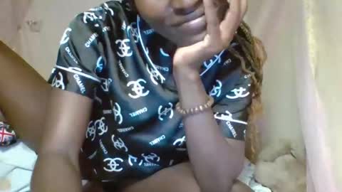 Snapshot of pinah1997 chatting on May 13, 10:27 pm pinah1997 online show from May 13, 10:27 pm
