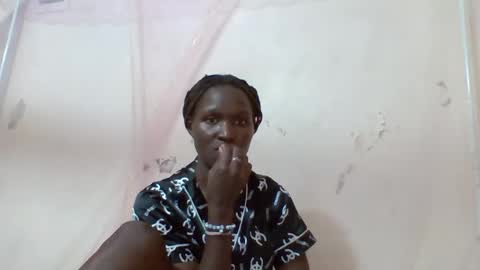 Snapshot of pinah1997 chatting on May 18, 10:59 pm pinah1997 online show from May 18, 10:59 pm