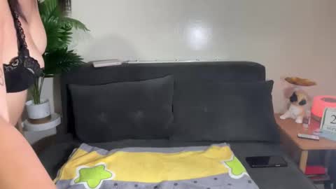 Snapshot of pinay_feb chatting on September 21, 8:27 am Hot Feb online show from September 21, 8:27 am