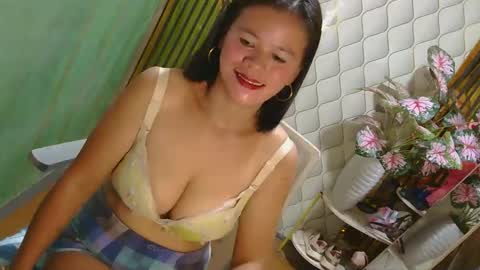 Snapshot of pinay_flor chatting on May 9, 2:50 am IM FLOR online show from May 9, 2:50 am