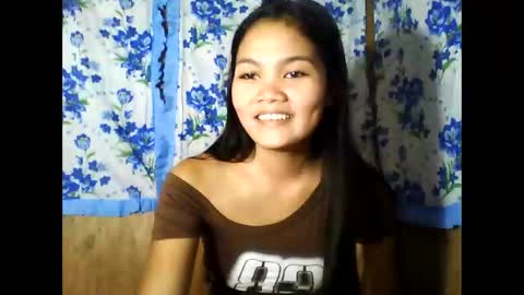 Snapshot of pinay_just18th chatting on April 28, 2:27 am pinay_just18th online show from April 28, 2:27 am