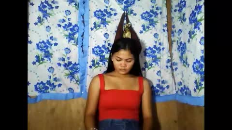 Snapshot of pinay_just18th chatting on April 28, 10:37 pm pinay_just18th online show from April 28, 10:37 pm