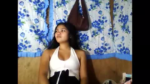 Snapshot of pinay_just18th chatting on May 14, 9:54 pm pinay_just18th online show from May 14, 9:54 pm