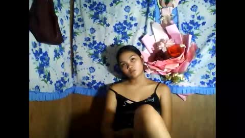 Snapshot of pinay_just18th chatting on May 24, 9:47 am pinay_just18th online show from May 24, 9:47 am