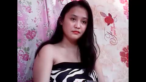 Snapshot of pinay_mama_milkbigboobs chatting on March 11, 6:00 am pinay_mama_milkbigboobs online show from March 11, 6:00 am