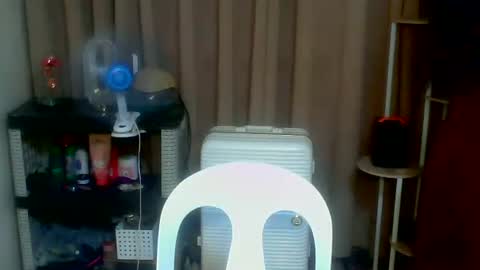 Snapshot of pinay_rosee chatting on April 6, 1:47 am pinay_rosee online show from April 6, 1:47 am