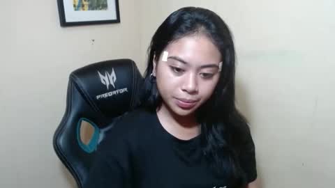 Snapshot of pinay_shinexxx chatting on April 18, 5:22 am pinay_shinexxx online show from April 18, 5:22 am