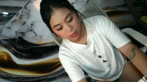 Snapshot of pinay_shinexxx chatting on June 22, 9:17 am pinay_shinexxx online show from June 22, 9:17 am
